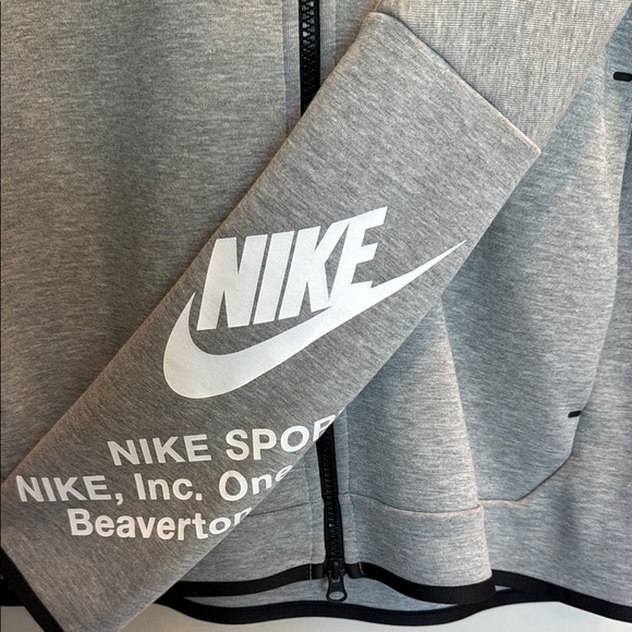 Nike Men’s Gray Tech Fleece Full-Zip Hoodie, Size M - Picture 3 of 8